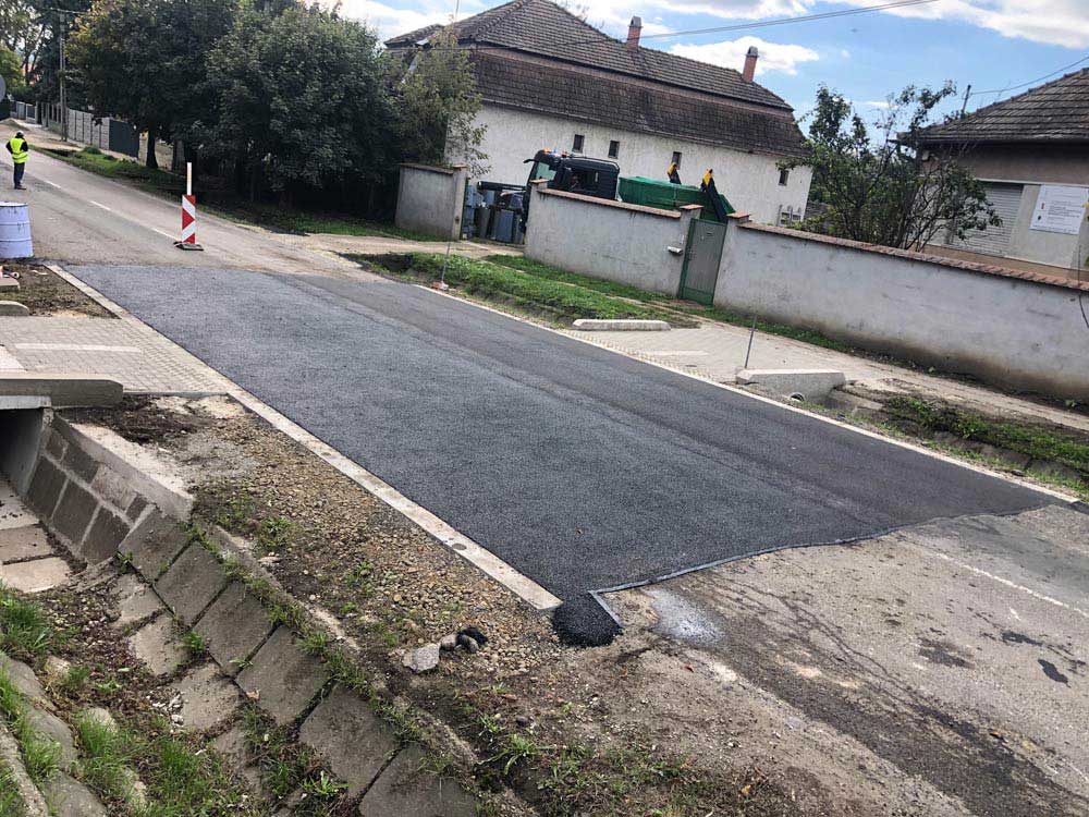útépítés, kátyúzás